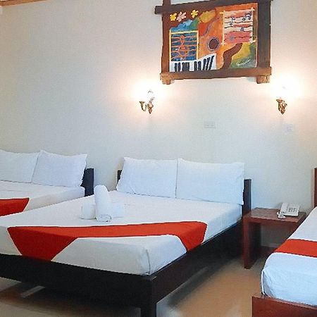 Reddoorz At New Casamila Hotel Palawan Puerto Princesa Kültér fotó