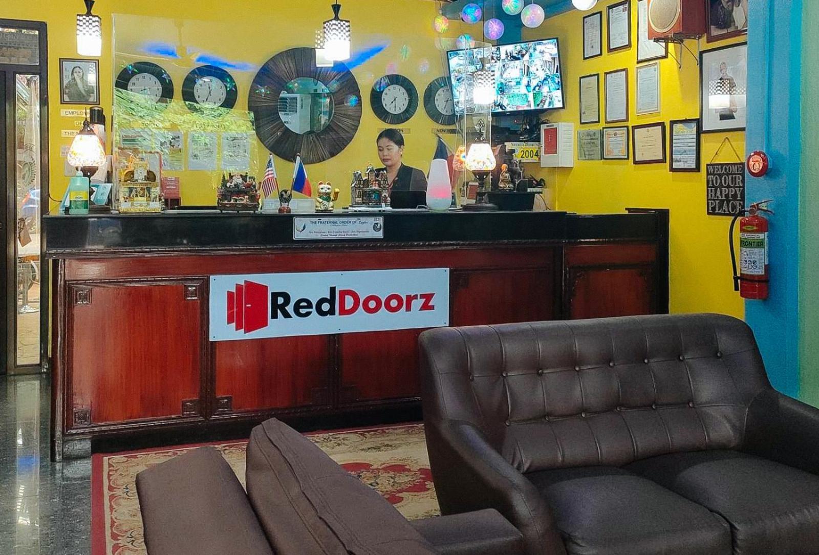 Reddoorz At New Casamila Hotel Palawan Puerto Princesa Kültér fotó