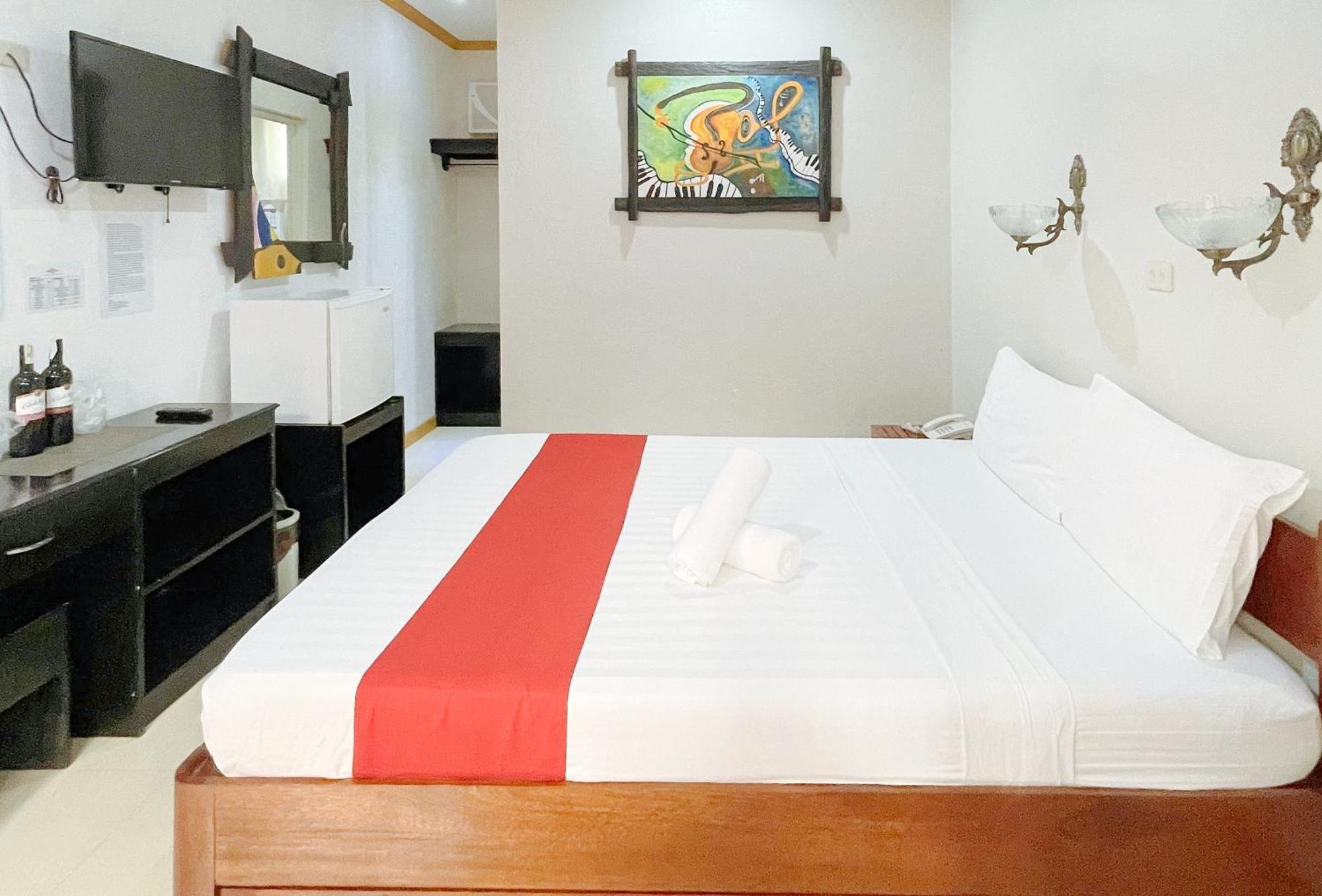 Reddoorz At New Casamila Hotel Palawan Puerto Princesa Kültér fotó