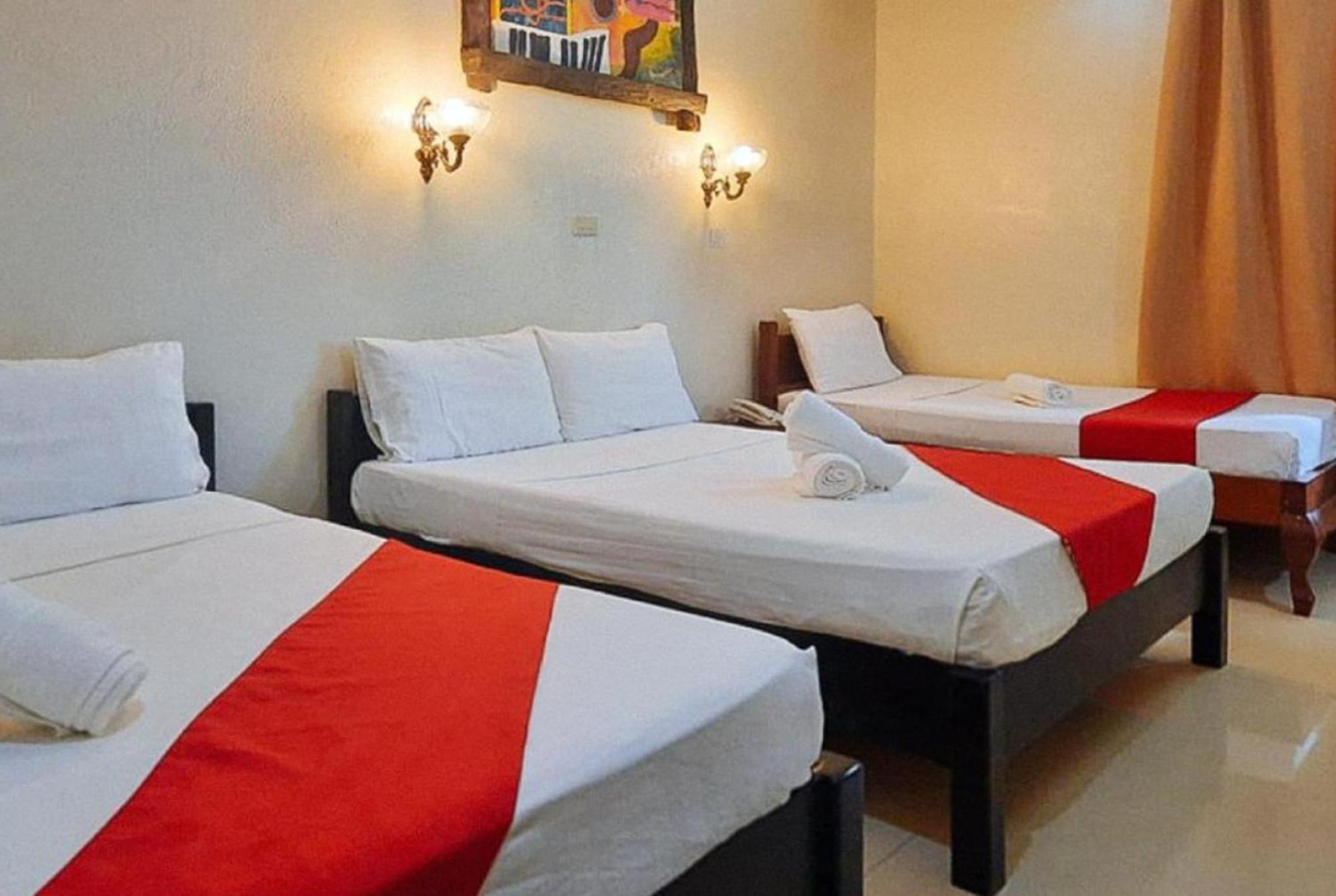 Reddoorz At New Casamila Hotel Palawan Puerto Princesa Kültér fotó